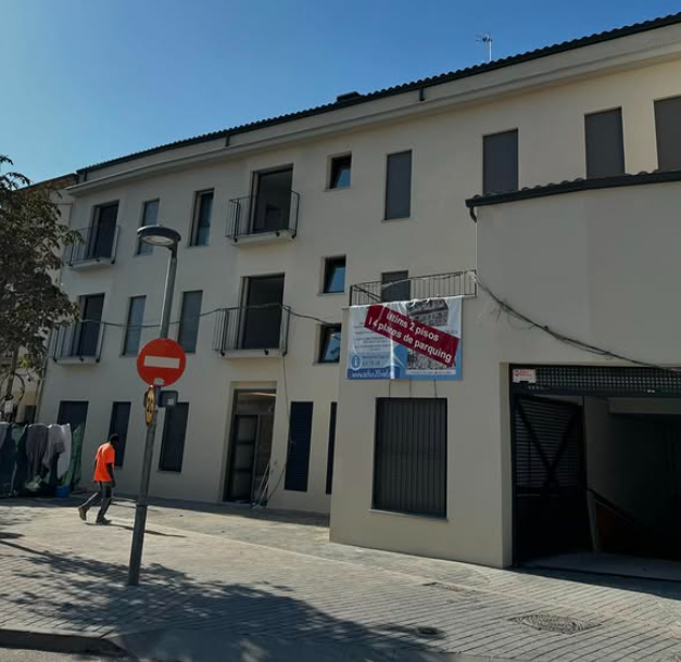 Reformas integrales, rehabilitación de edificios y pavimentos industriales y decorativos en Barcelona
